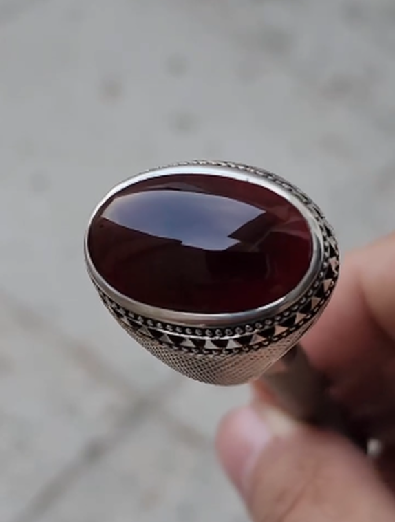 100% Original Antique Aqeeq Brown VIP Ring Most Demanded