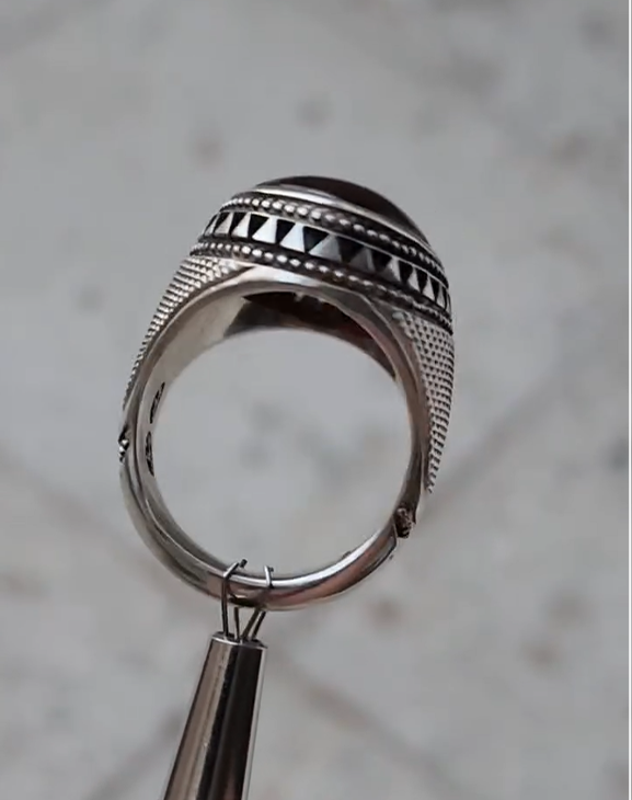 100% Original Antique Aqeeq Brown VIP Ring Most Demanded