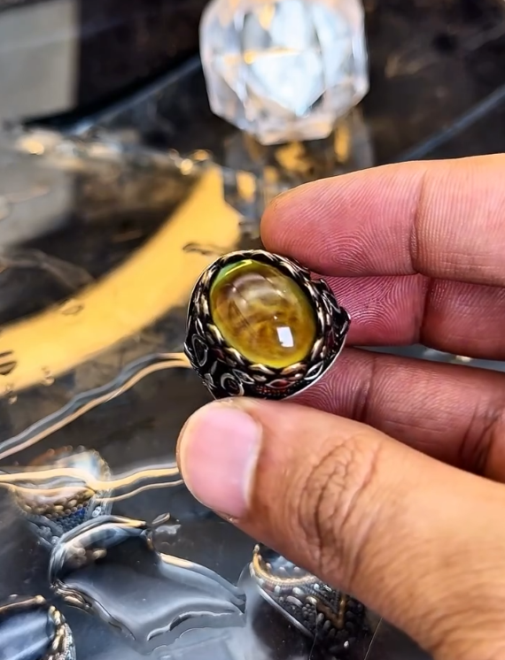 100% Original Color Changer Stone VIP Ring Most Demanded